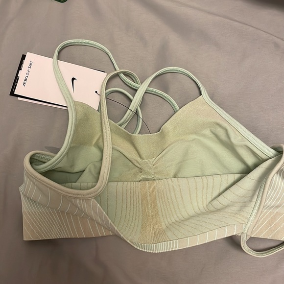 NWT Nike dri fit adv yoga double layered sports bra - Picture 6 of 7